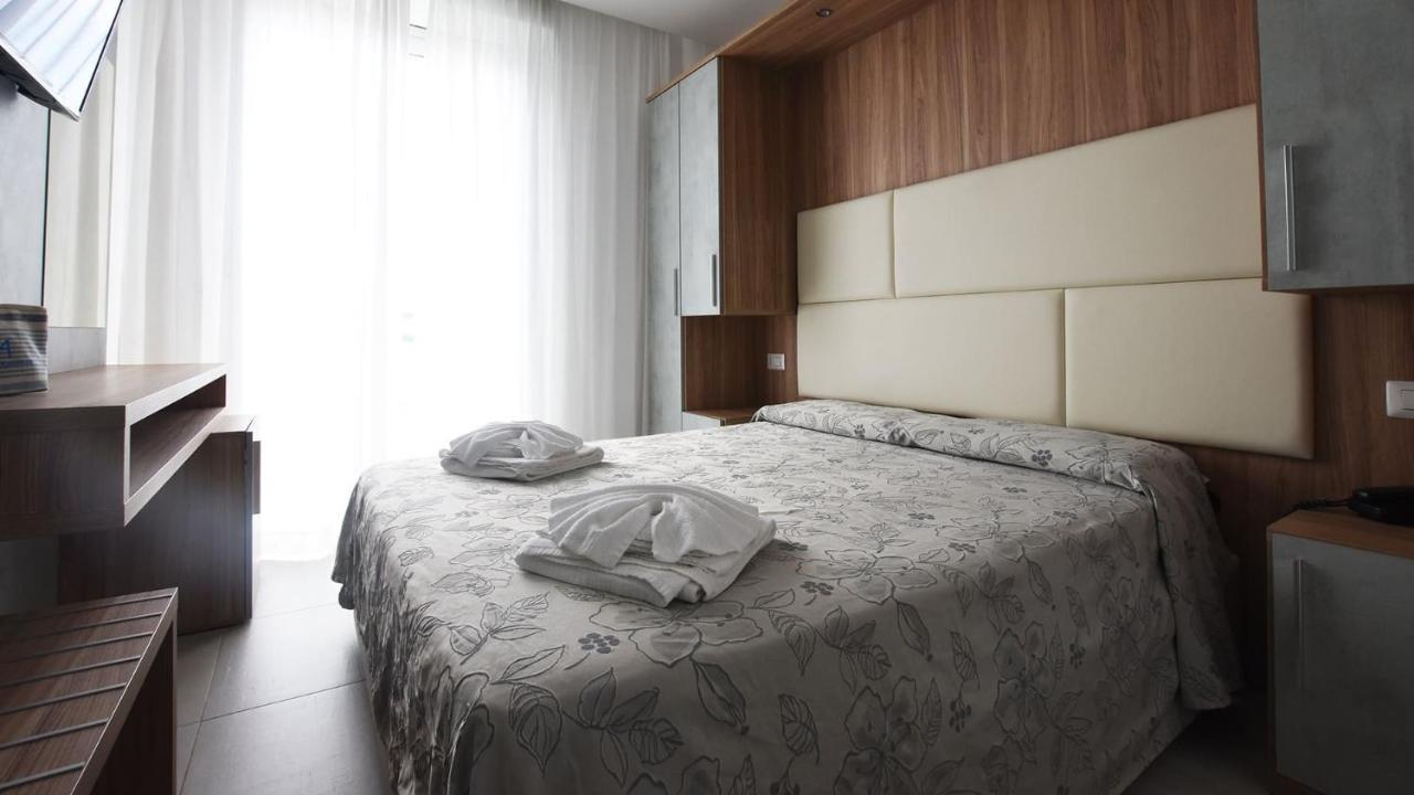 Hotel Ambasciatori Каттоліка Екстер'єр фото