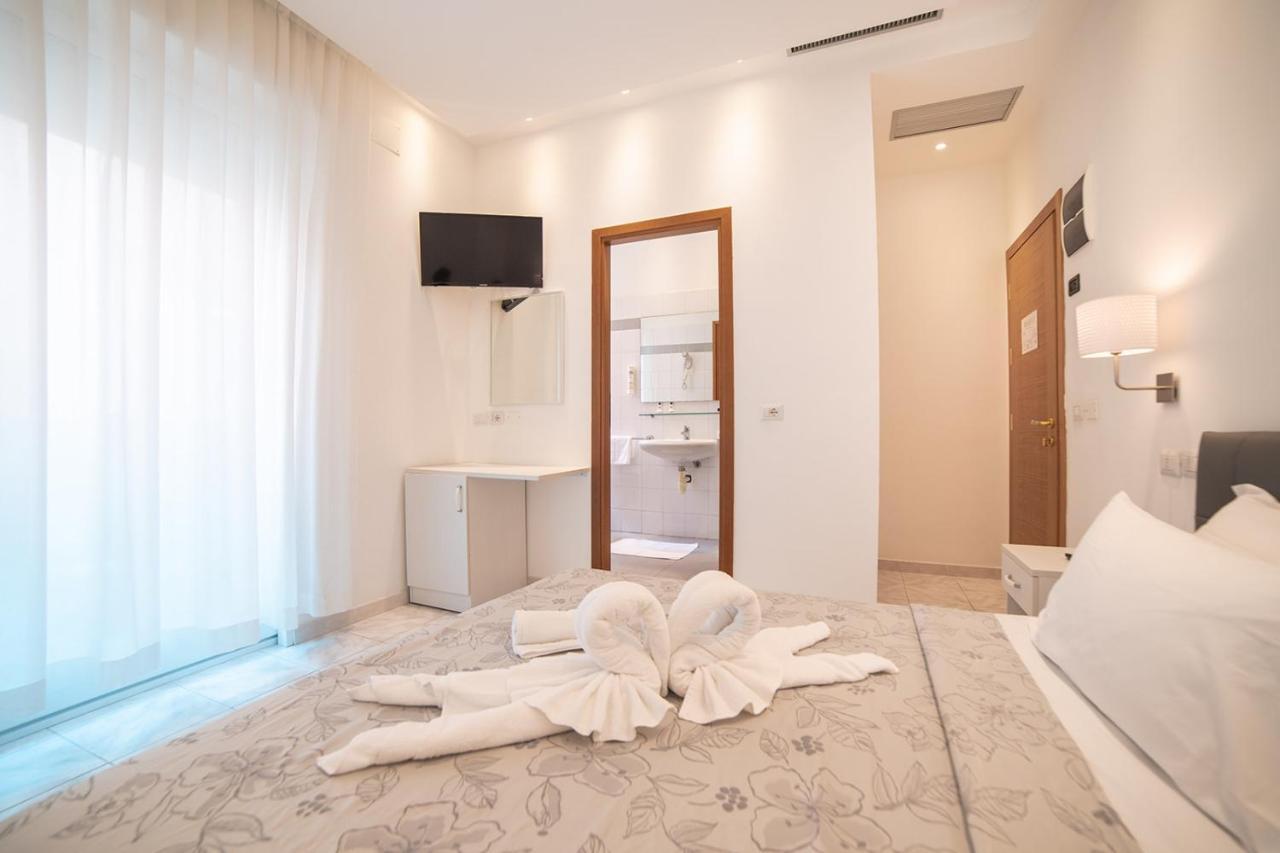 Hotel Ambasciatori Каттоліка Екстер'єр фото